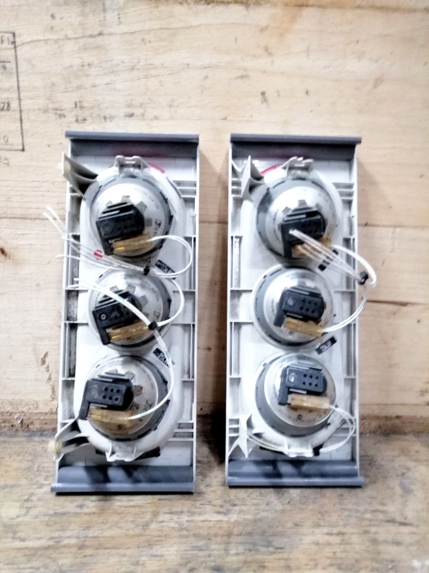 Airbus A320/A330/A340 Passenger Service Unit PSU Lamps Lighting Passenger Lighting Single Double or Triple