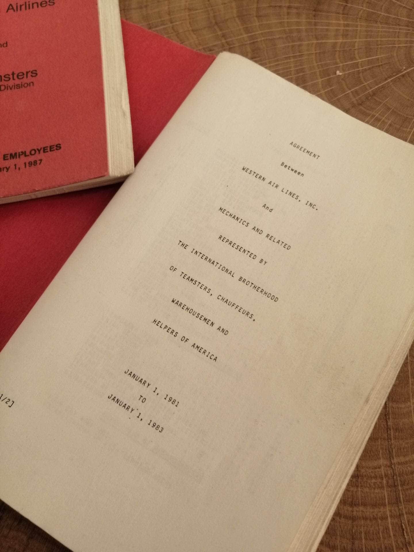 Lot of 2 Books 1980s Western Airlines Mechanics Teamsters Union Agreement Employee Handbook