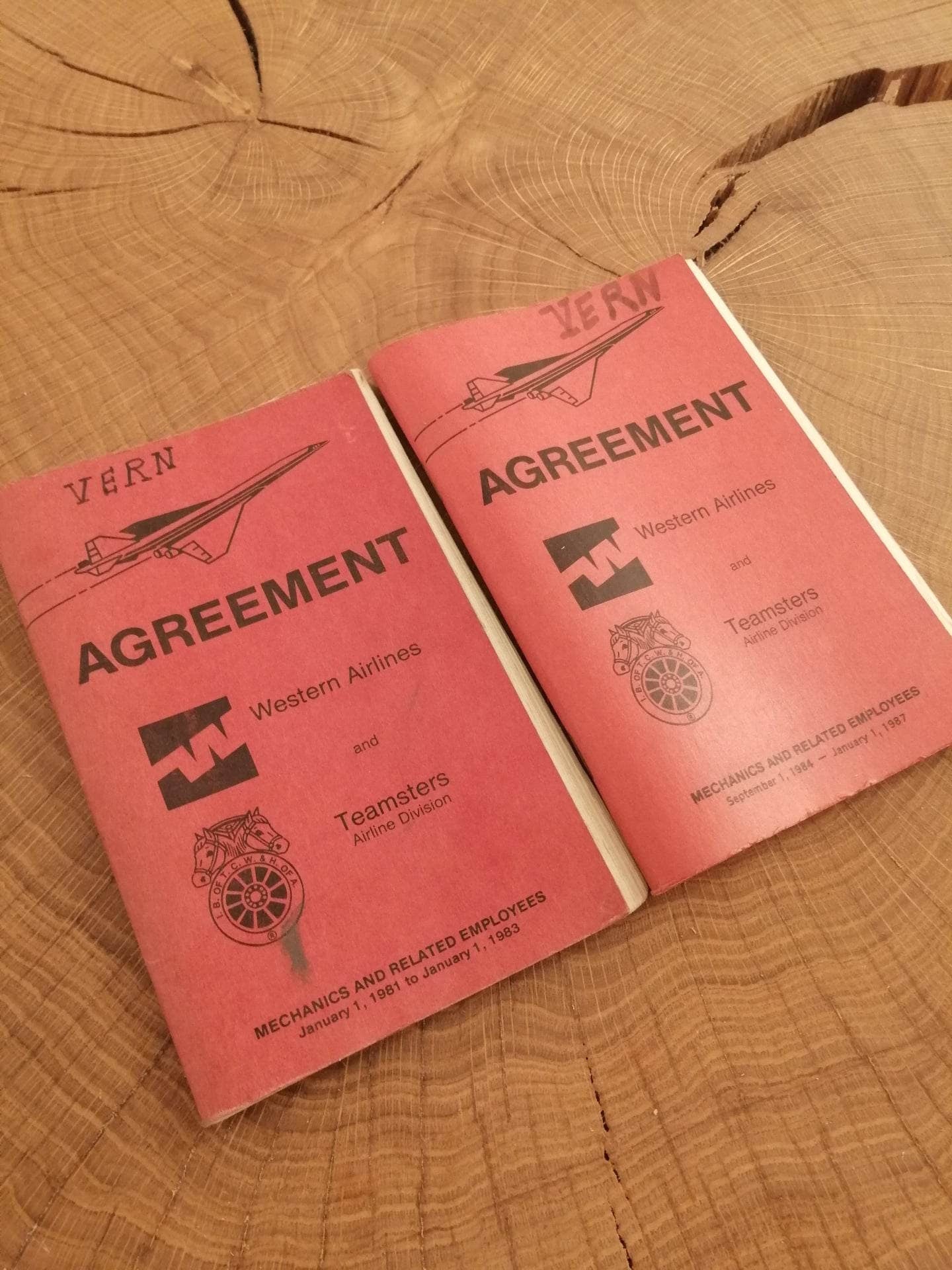Lot of 2 Books 1980s Western Airlines Mechanics Teamsters Union Agreement Employee Handbook