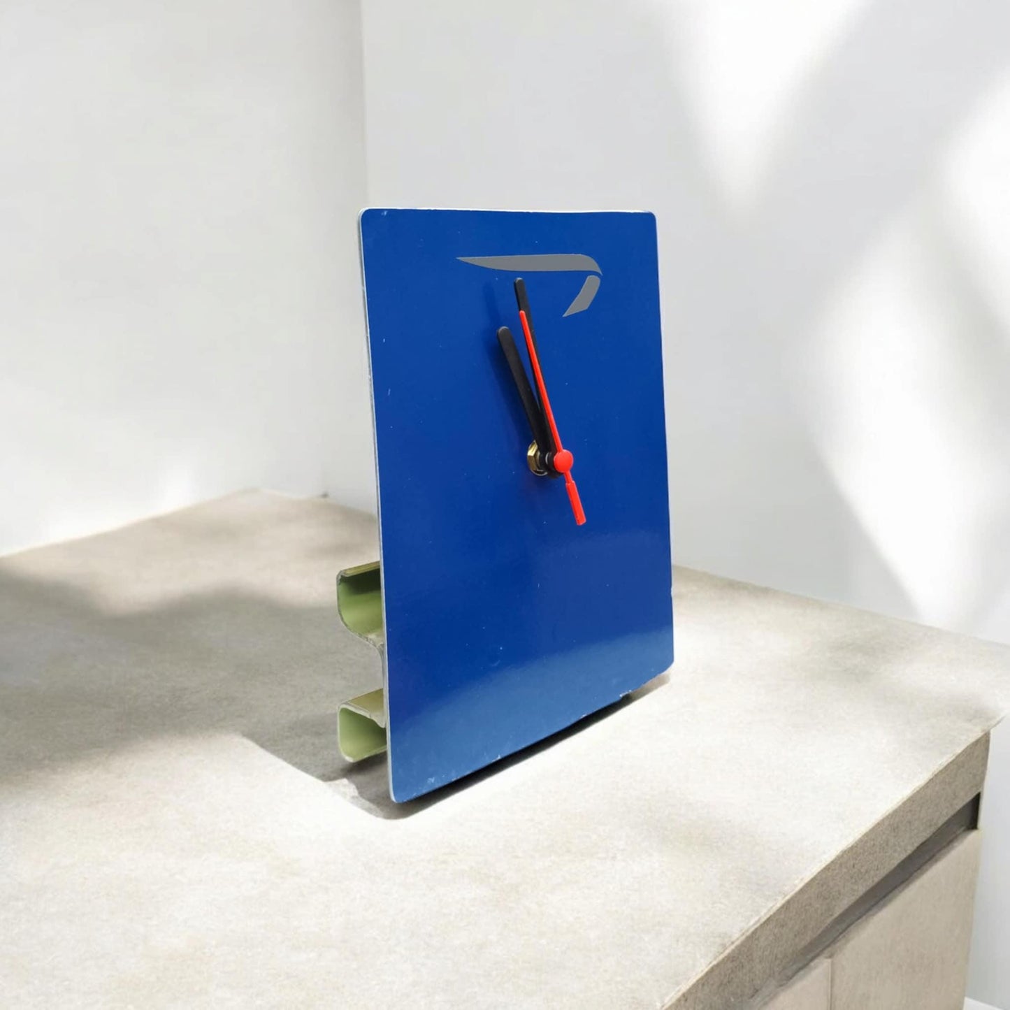 Aircraft Fuselage Clock Boeing 747 British Airways Aviation Gift Industrial Clock Decor