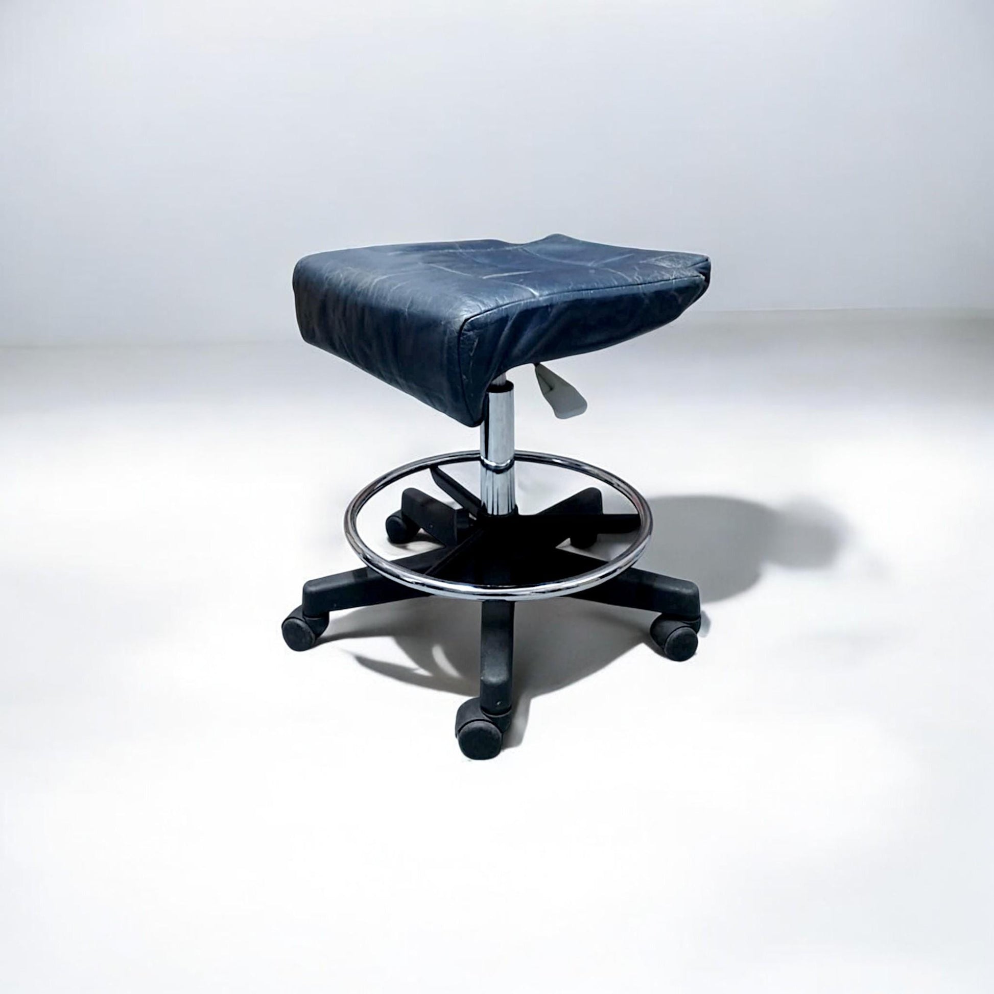 Bombardier Dash-8 Aircraft Seat Stool Aviation Design