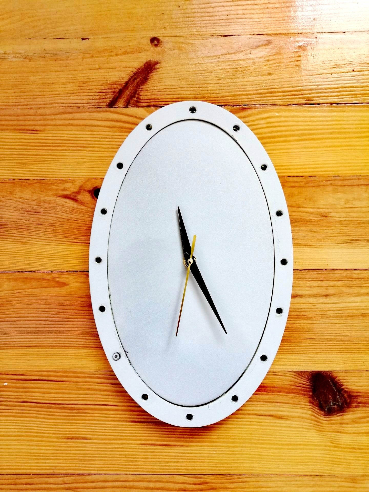 Aviation Wall Clock, Standing Clock, Made of Boeing 737 Fuel Tank Door Panel - B737 - D-AWBC SAS / Privatair