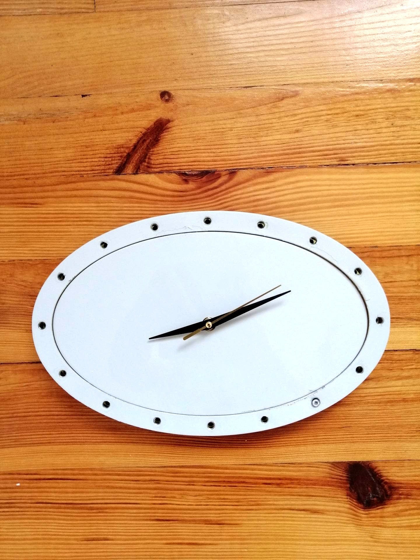 Aviation Wall Clock, Standing Clock, Made of Boeing 737 Fuel Tank Door Panel - B737 - D-AWBC SAS / Privatair