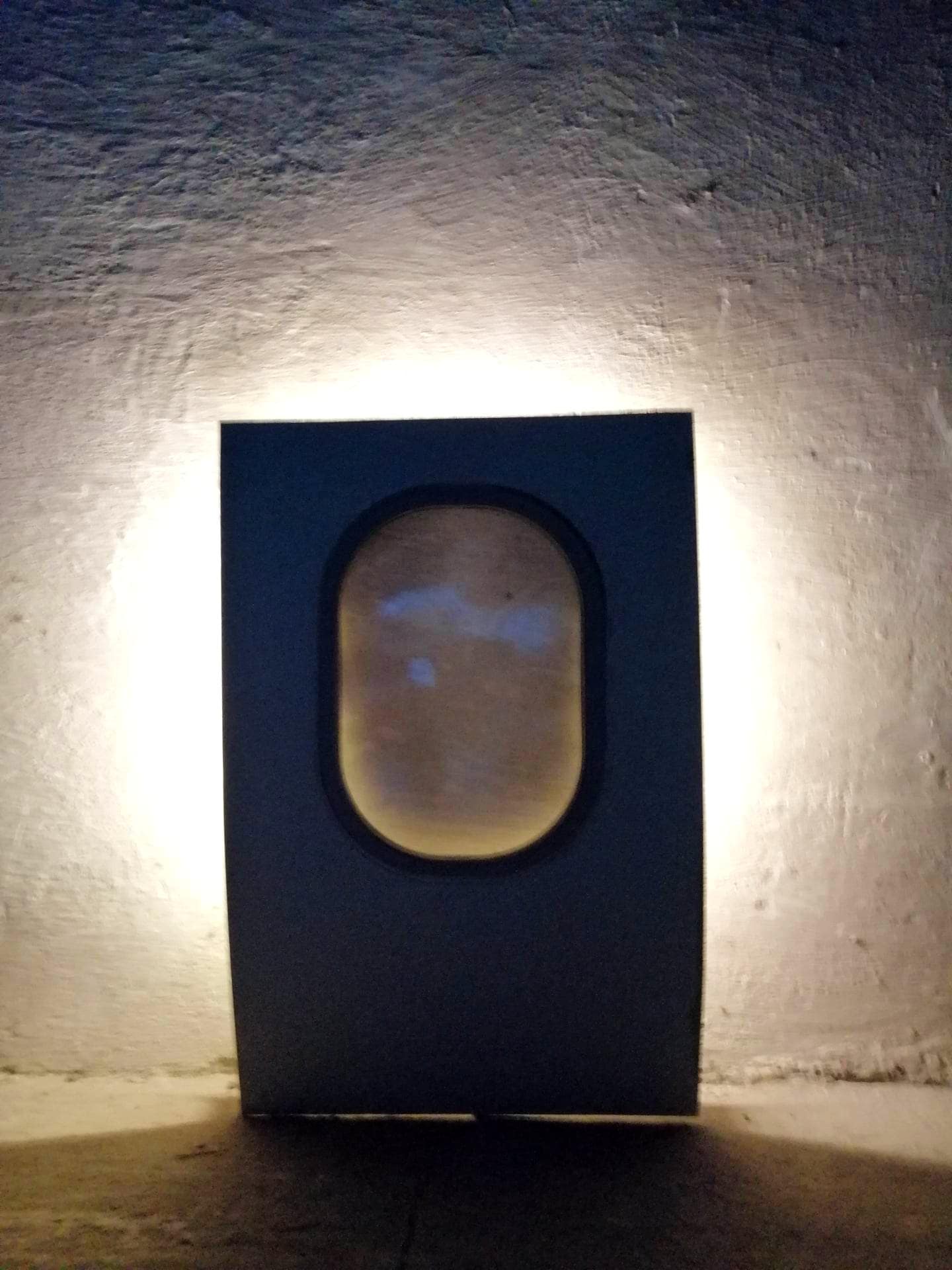 British Airways G-EUOB Airbus A319  | Authentic Aircraft Window Cut Fuselage | Aviation Aircraft LED Lamp