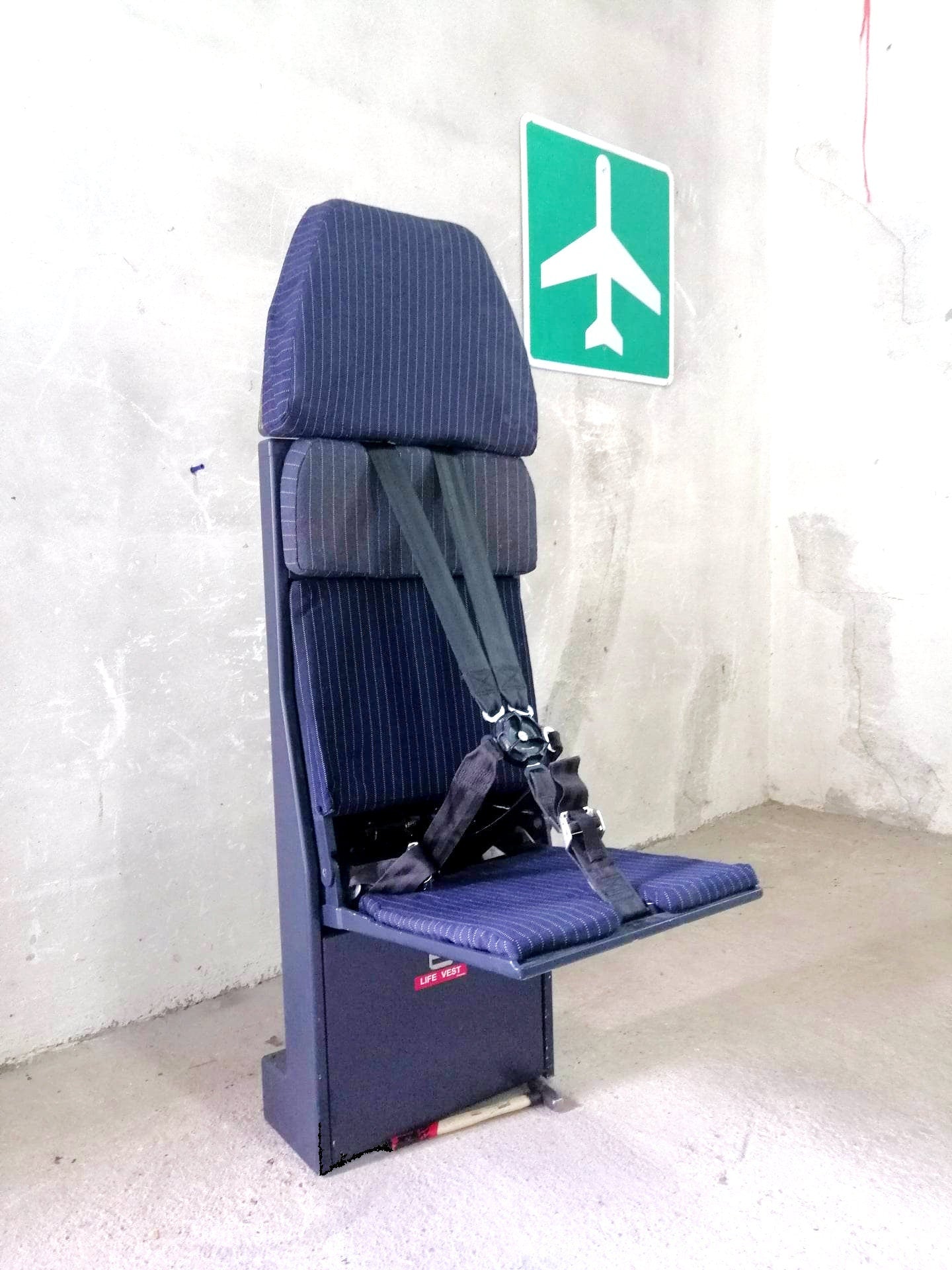 Airbus A330 Authentic Cabin Crew Jump Seat from Tap Air Portugal, MSN 317, Reg: CS-TOK, Flight Attendant Seat, Aviation Furnitures