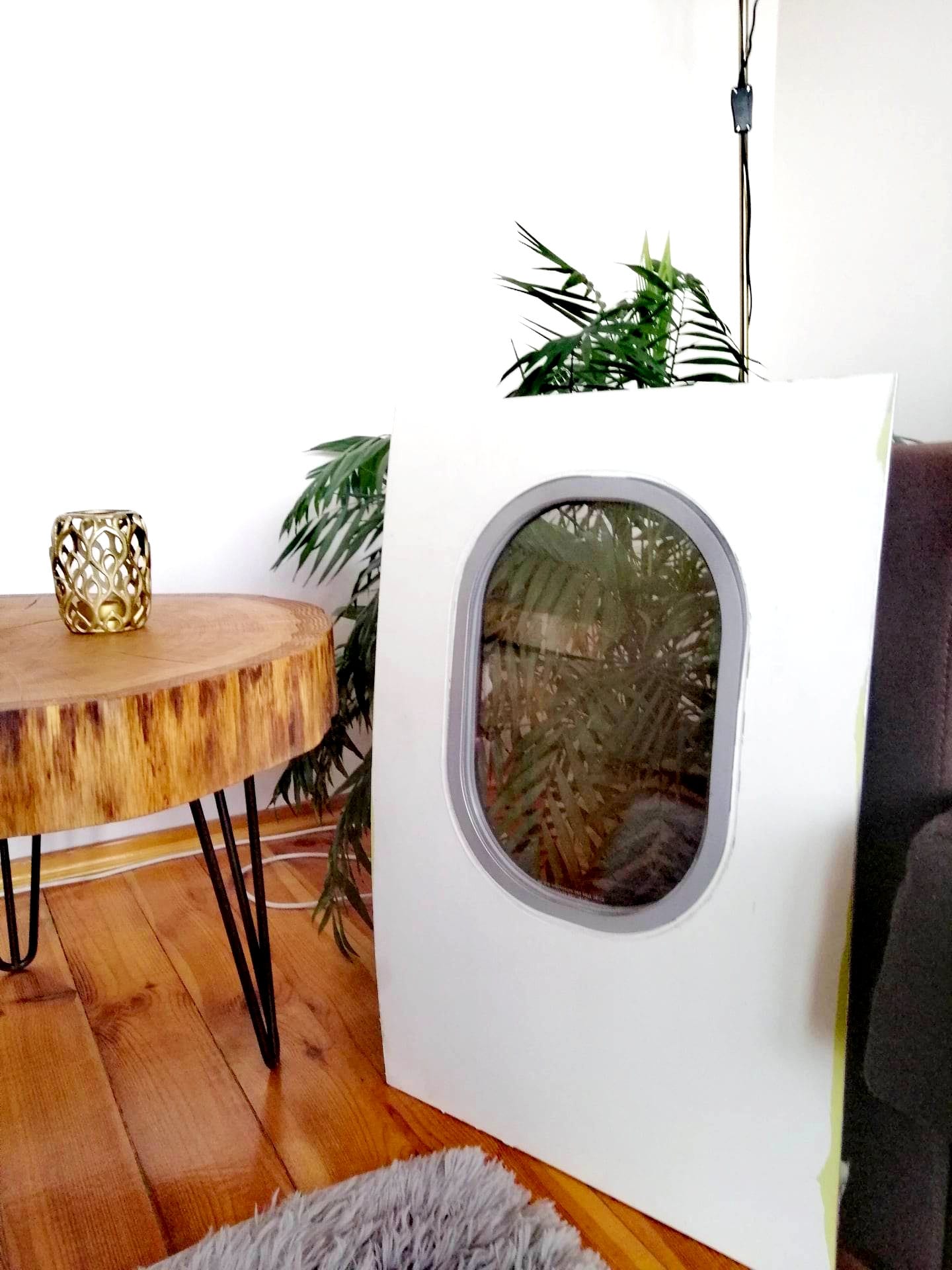 British Airways G-EUOB Airbus A319  | Authentic Aircraft Window Cut Fuselage | Aviation Aircraft LED Lamp