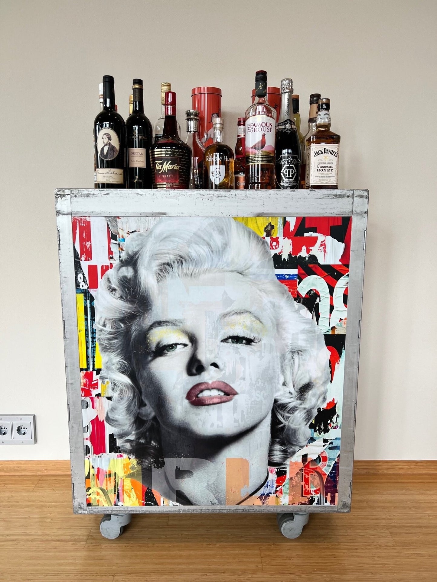 Airplane Trolley | Aircraft Galley Cart | Marilyn Monroe Pop Art Design | TAP Air Portugal