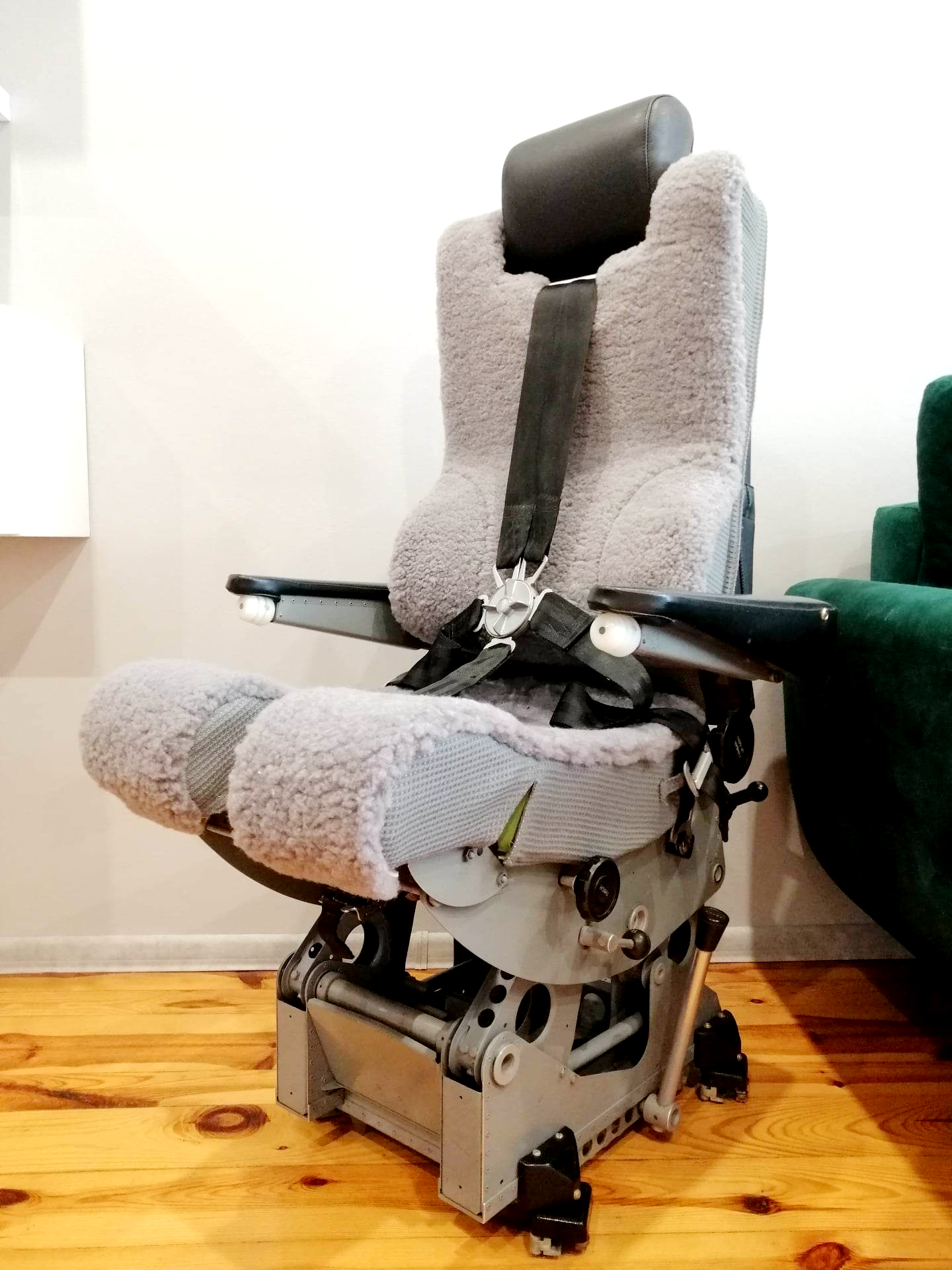 Original Boeing 747 Pilot Seat Southern Air | IPECO | Office Desk Chair | Upcycled Aviation Furnitures